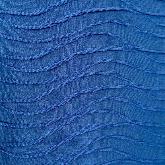 PrettyLittleThing crew neck body con textured cobalt blue long sleeve size 4 - Picture 7 of 13